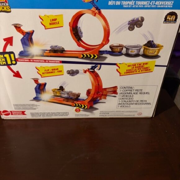 Hot Wheels Loop And Flip Trophy Challenge Playset - Picture 8 of 8